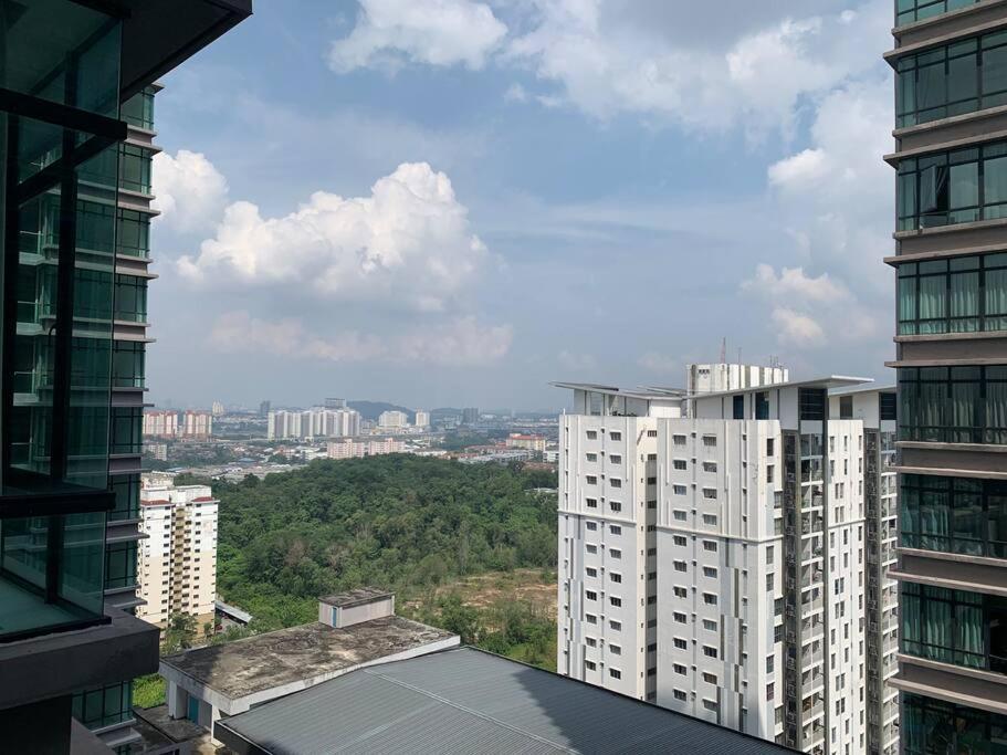 Of Near Bukit Jalil Cozy 7pax 3r2b * Seri Kembangan