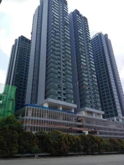 Apartment Of Near Bukit Jalil Cozy 7pax 3r2b