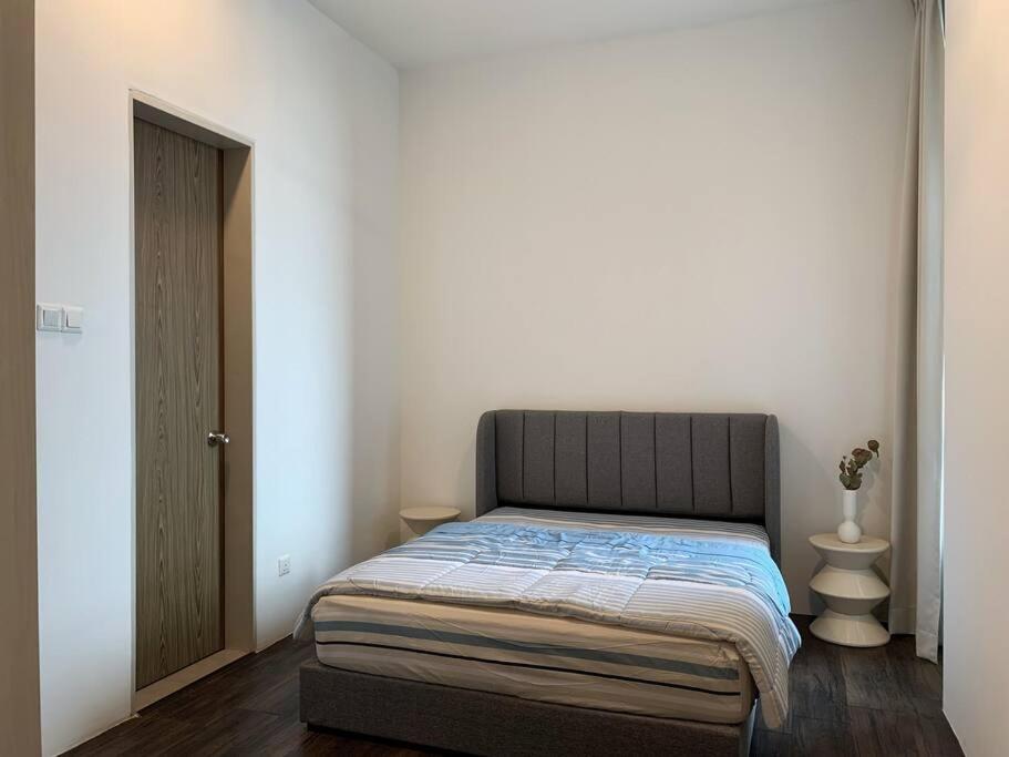 Apartment Of Near Bukit Jalil Cozy 7pax 3r2b Seri Kembangan